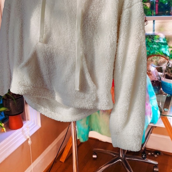 white plush teddy hoodie 🔮 - Picture 3 of 5